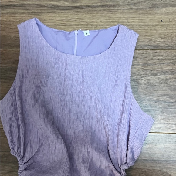 Elegant Lavender Sleeveless Dress - Picture 2 of 2